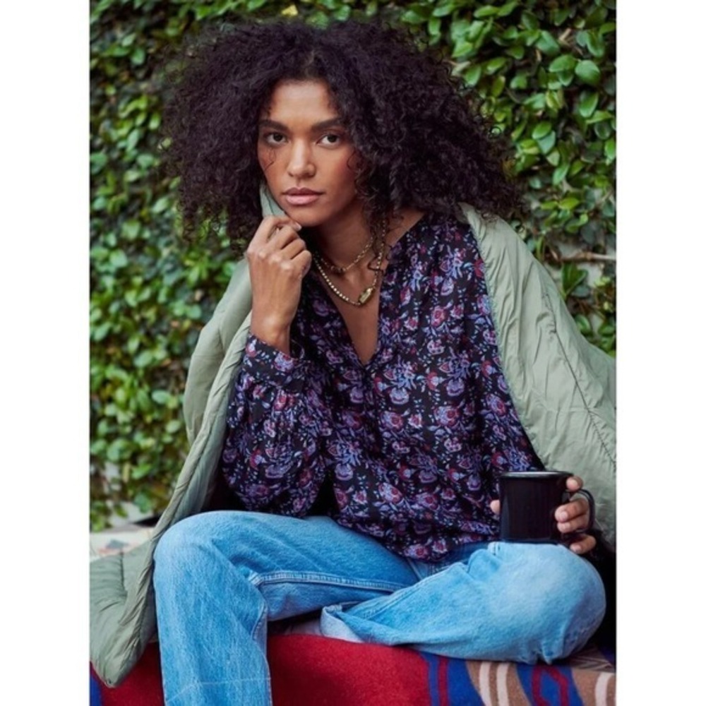 XiRENA Womens Romi Top Size XL in Black Beauty Floral Boho Artsy Lightweight